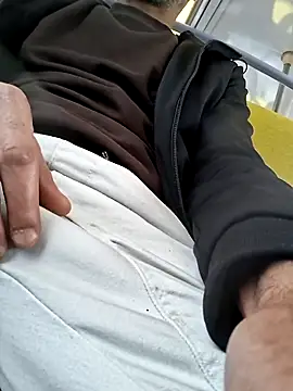 Snapshot of molozeb chatting on 10.05.25 molozeb online show from 10.05.25