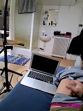 Snapshot of molozeb chatting on 10.11.25 molozeb online show from 10.11.25