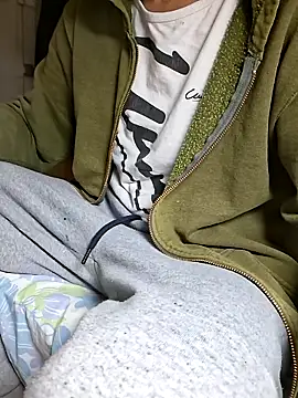 Snapshot of molozeb chatting on 10.27.25 molozeb online show from 10.27.25