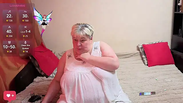 Klio5678 online show from 10.24.25