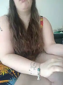 FrancaiseLynne online show from 02.16.25