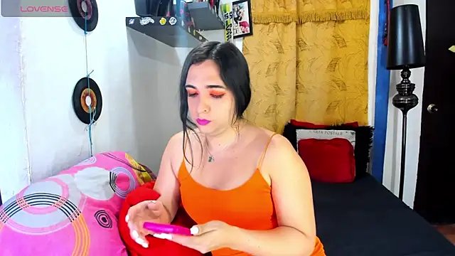 SARAMISHA online show from 02.10.25