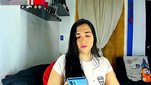 Snapshot of SARAMISHA chatting on 03.24.26 SARAMISHA online show from 03.24.26