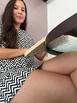 LittleDoll    online show from 12.22.24