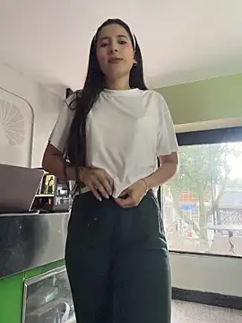 Snapshot of LittleDoll___ chatting on 06.18.26 LittleDoll online show from 06.18.26
