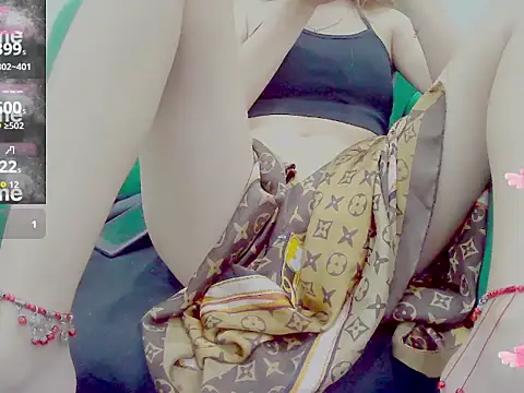 Snapshot of nina9384 chatting on 09.19.25 nina9384 online show from 09.19.25