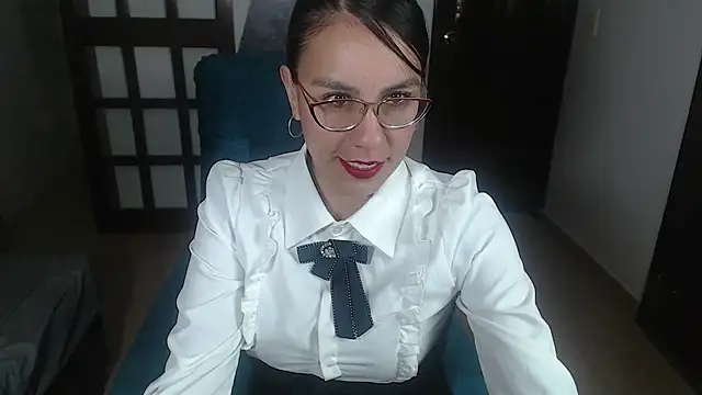 Snapshot of Agata-Moon chatting on 01.27.25 Agata-Moon online show from 01.27.25