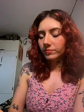 Snapshot of LiliJones_ chatting on 02.22.25 LiliJones online show from 02.22.25