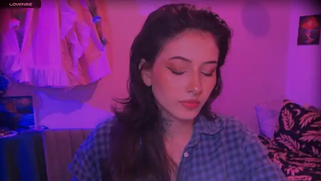 LiliJones  online show from 03.28.26