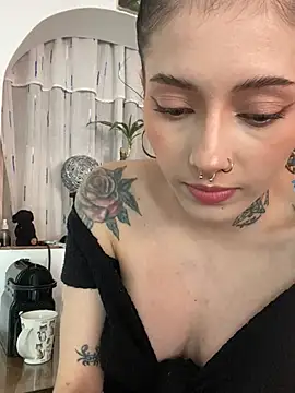 LiliJones  online show from 04.17.26