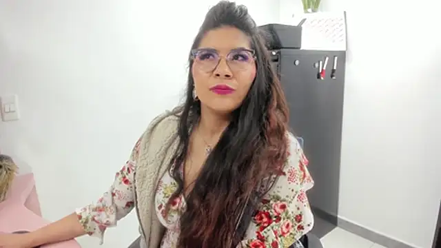 Luna Dumont online show from 12.15.25