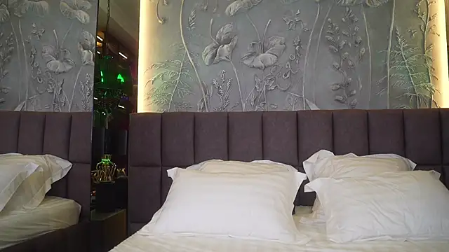 eva fashionista online show from 01.13.25