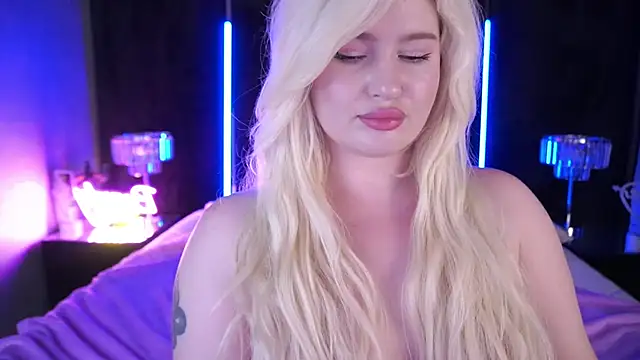 CocoSecretss online show from 12.09.24