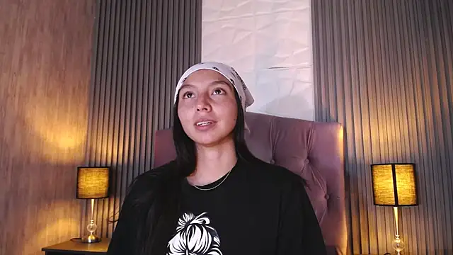 Snapshot of kendall_saenz chatting on 02.11.25 kendall saenz online show from 02.11.25