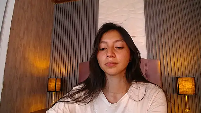 Snapshot of kendall_saenz chatting on 02.18.25 kendall saenz online show from 02.18.25