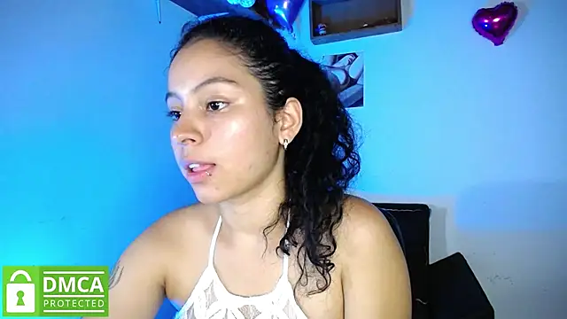 Snapshot of Mr_MrsCurie chatting on 01.28.25 Mr MrsCurie online show from 01.28.25