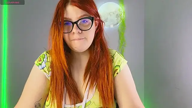 Snapshot of lucie_nicolls chatting on 02.10.25 lucie nicolls online show from 02.10.25