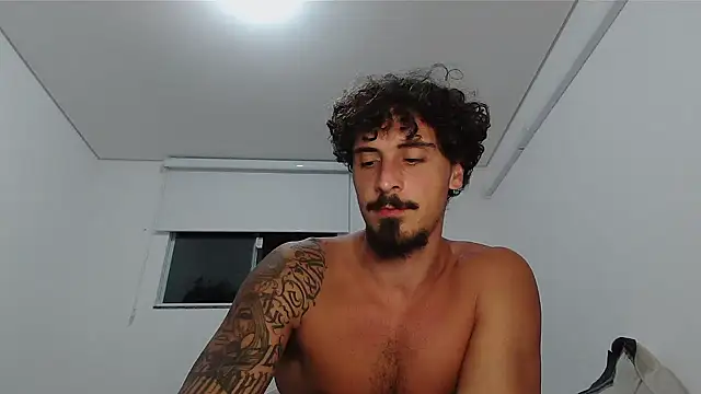 Snapshot of milkoffe chatting on 02.20.26 milkoffe online show from 02.20.26