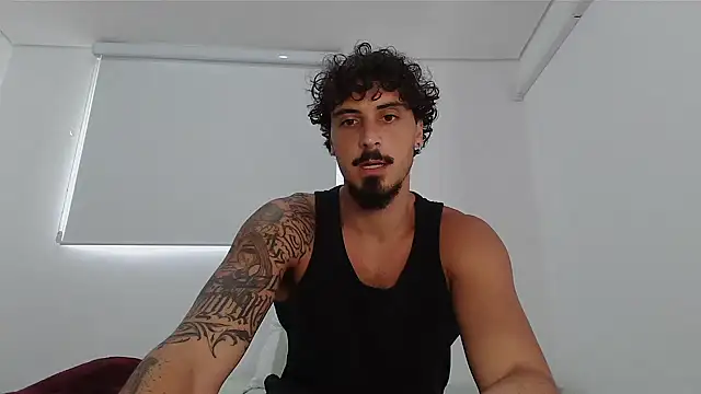 Snapshot of milkoffe chatting on 02.26.26 milkoffe online show from 02.26.26