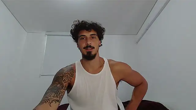 Snapshot of milkoffe chatting on 02.28.26 milkoffe online show from 02.28.26