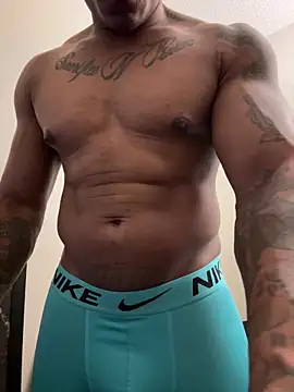 Snapshot of MidnightFlexxx chatting on 11.10.25 MidnightFlexxx online show from 11.10.25