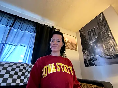 Snapshot of SidneyRaee chatting on 12.03.24 SidneyRaee online show from 12.03.24