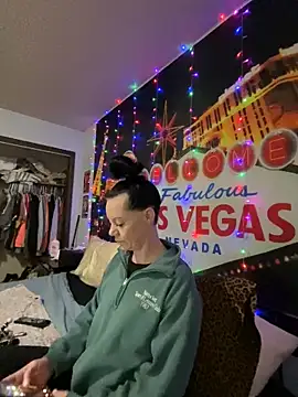 Snapshot of SidneyRaee chatting on 01.06.25 SidneyRaee online show from 01.06.25