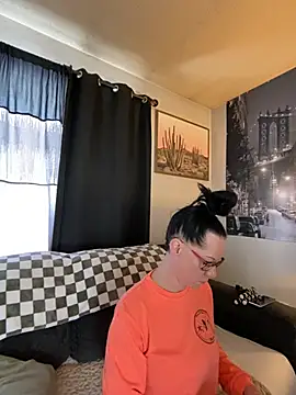 Snapshot of SidneyRaee chatting on 01.07.25 SidneyRaee online show from 01.07.25