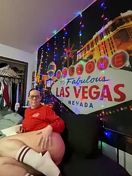 Snapshot of SidneyRaee chatting on 01.17.25 SidneyRaee online show from 01.17.25