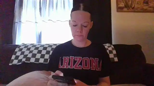 Snapshot of SidneyRaee chatting on 01.24.25 SidneyRaee online show from 01.24.25