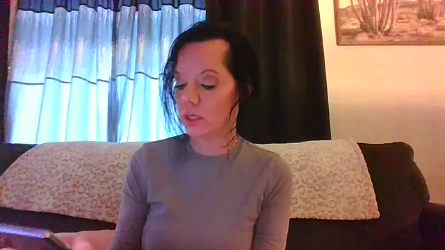 Snapshot of SidneyRaee chatting on 01.30.25 SidneyRaee online show from 01.30.25