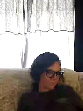 Snapshot of SidneyRaee chatting on 02.03.25 SidneyRaee online show from 02.03.25