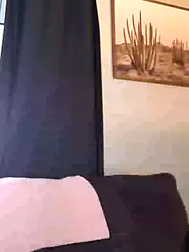 Snapshot of SidneyRaee chatting on 02.13.25 SidneyRaee online show from 02.13.25