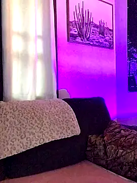 Snapshot of SidneyRaee chatting on 09.23.25 SidneyRaee online show from 09.23.25