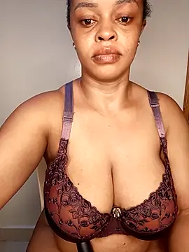 Snapshot of boobsnipplian chatting on 02.24.25 boobsnipplian online show from 02.24.25