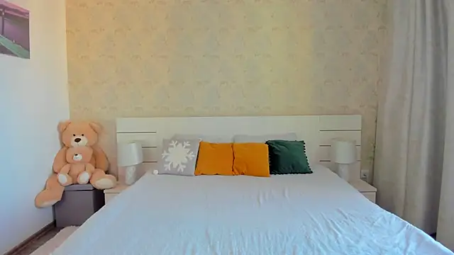 Snapshot of best_bomb chatting on 01.28.25 best bomb online show from 01.28.25