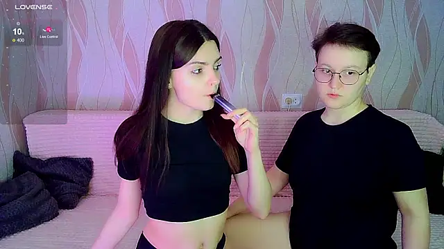 Snapshot of _crazy_baby_ chatting on 10.28.25 crazy baby online show from 10.28.25