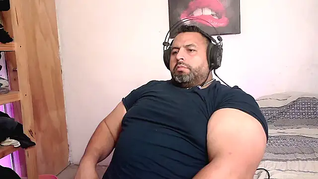 Snapshot of rodrix54 chatting on 03.18.26 rodrix54 online show from 03.18.26