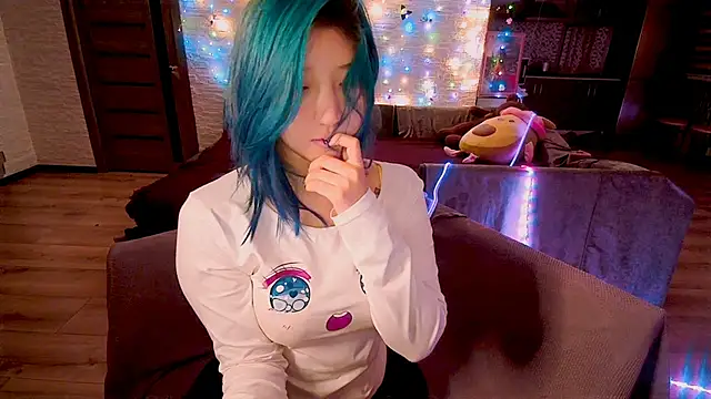 Snapshot of Akemilun chatting on 12.22.24 Akemilun online show from 12.22.24