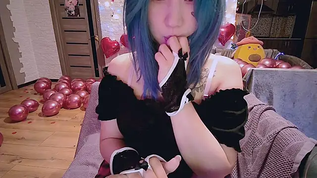 Snapshot of Akemilun chatting on 02.14.25 Akemilun online show from 02.14.25