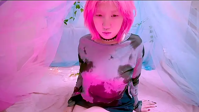 Snapshot of Akemilun chatting on 11.05.25 Akemilun online show from 11.05.25