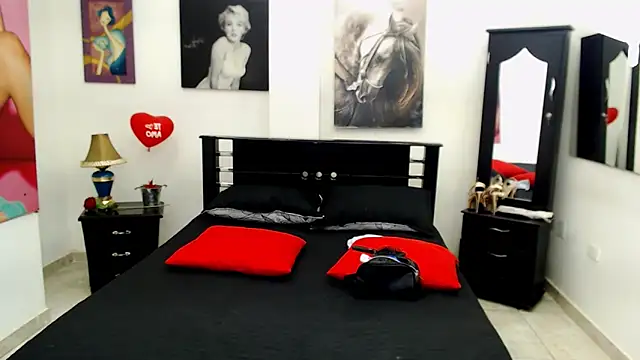 Snapshot of VeronicaReynolds chatting on 01.13.25 VeronicaReynolds online show from 01.13.25