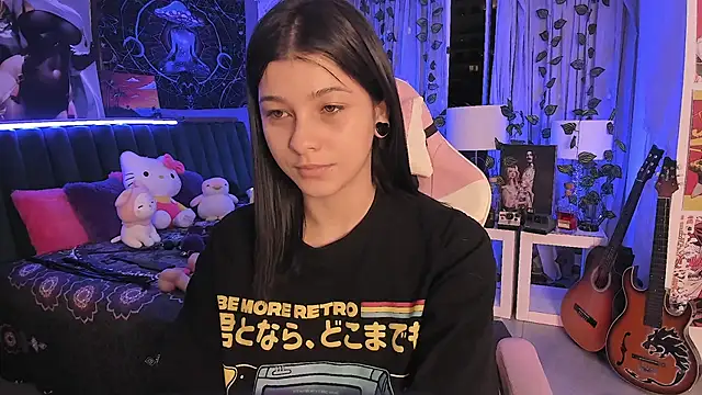 Snapshot of LanaKyutt chatting on 12.10.24 LanaKyutt online show from 12.10.24