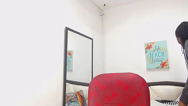 Sara Marks online show from 11.05.25