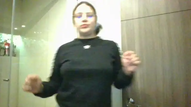  Sarahh 0 online show from 12.17.24