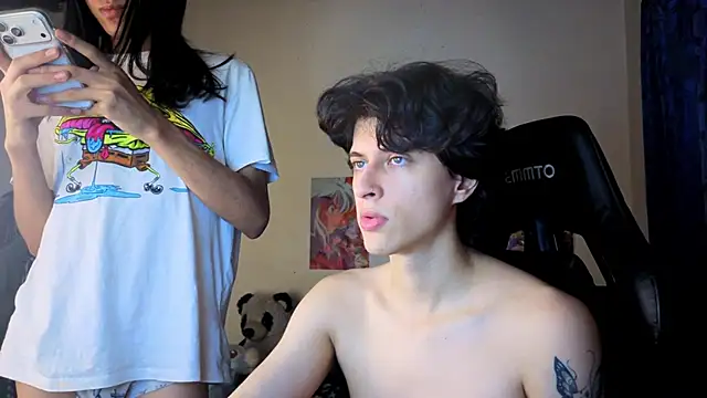 Snapshot of angelitofemboy chatting on 12.01.25 angelitofemboy online show from 12.01.25