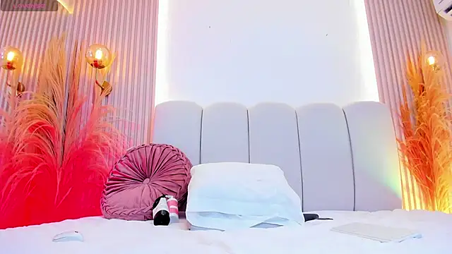 Snapshot of carolriveraa_ chatting on 11.22.25 carolriveraa online show from 11.22.25