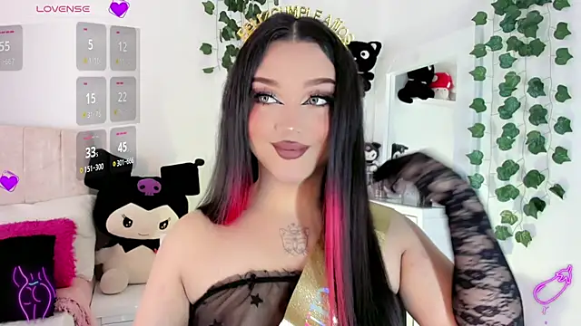 Snapshot of cattriona_muller chatting on 11.23.25 cattriona muller online show from 11.23.25