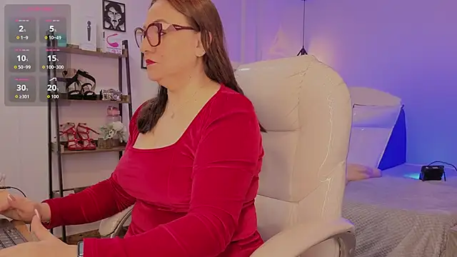 lady nylon  online show from 11.21.25