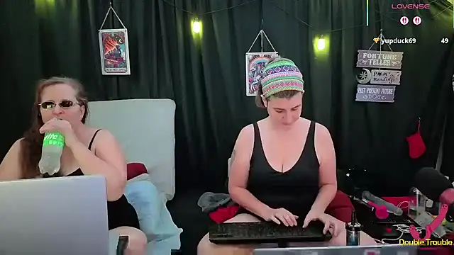 Sexy Mama-69 online show from 11.28.25